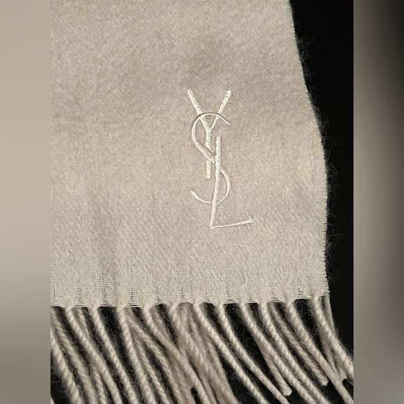 🛑SOLD🛑 SAINT LAURENT SCARF - Picture 2 of 10
